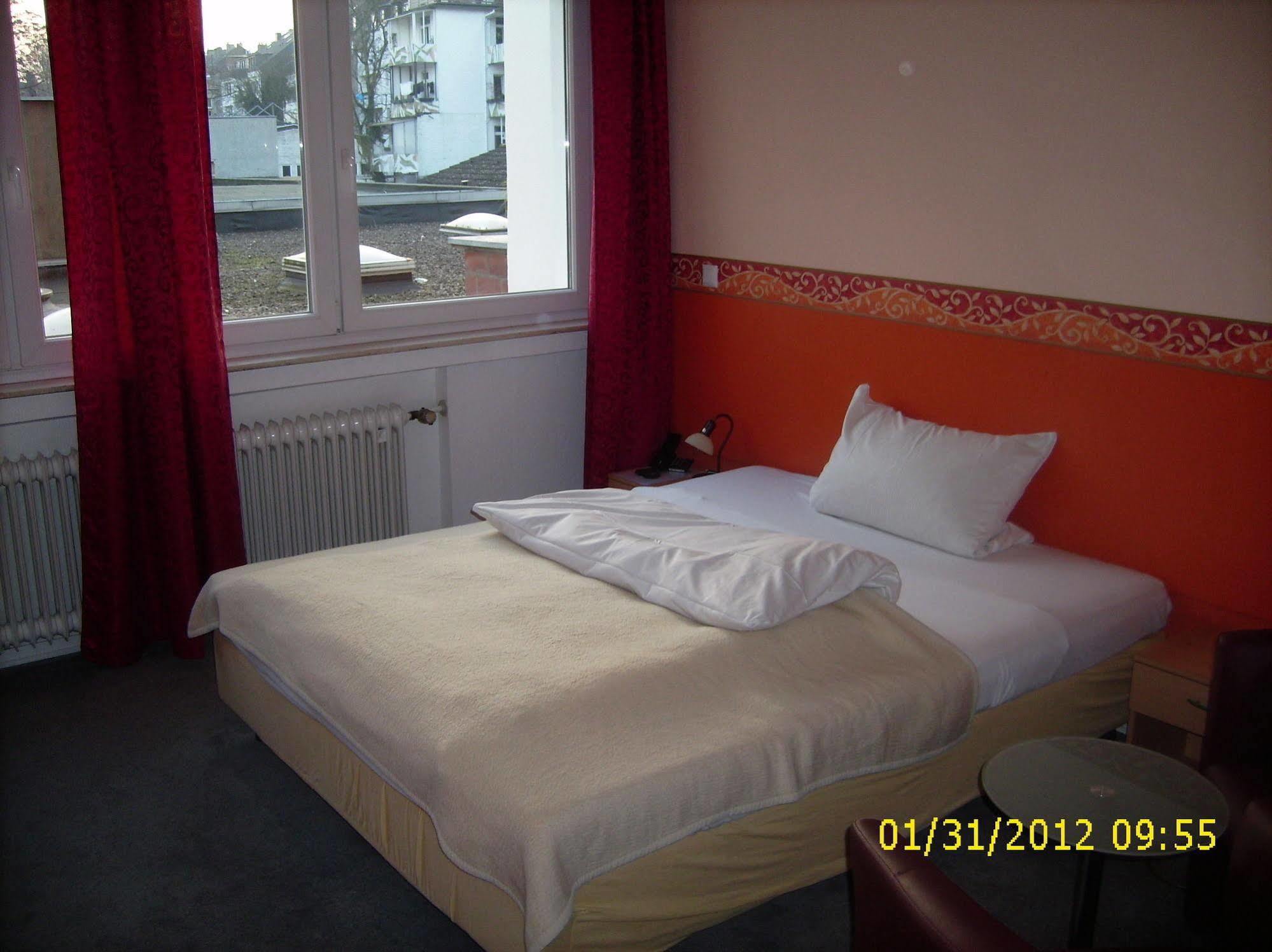 Aparthotel Garni Im Tönnchen Düsseldorf Exterior foto